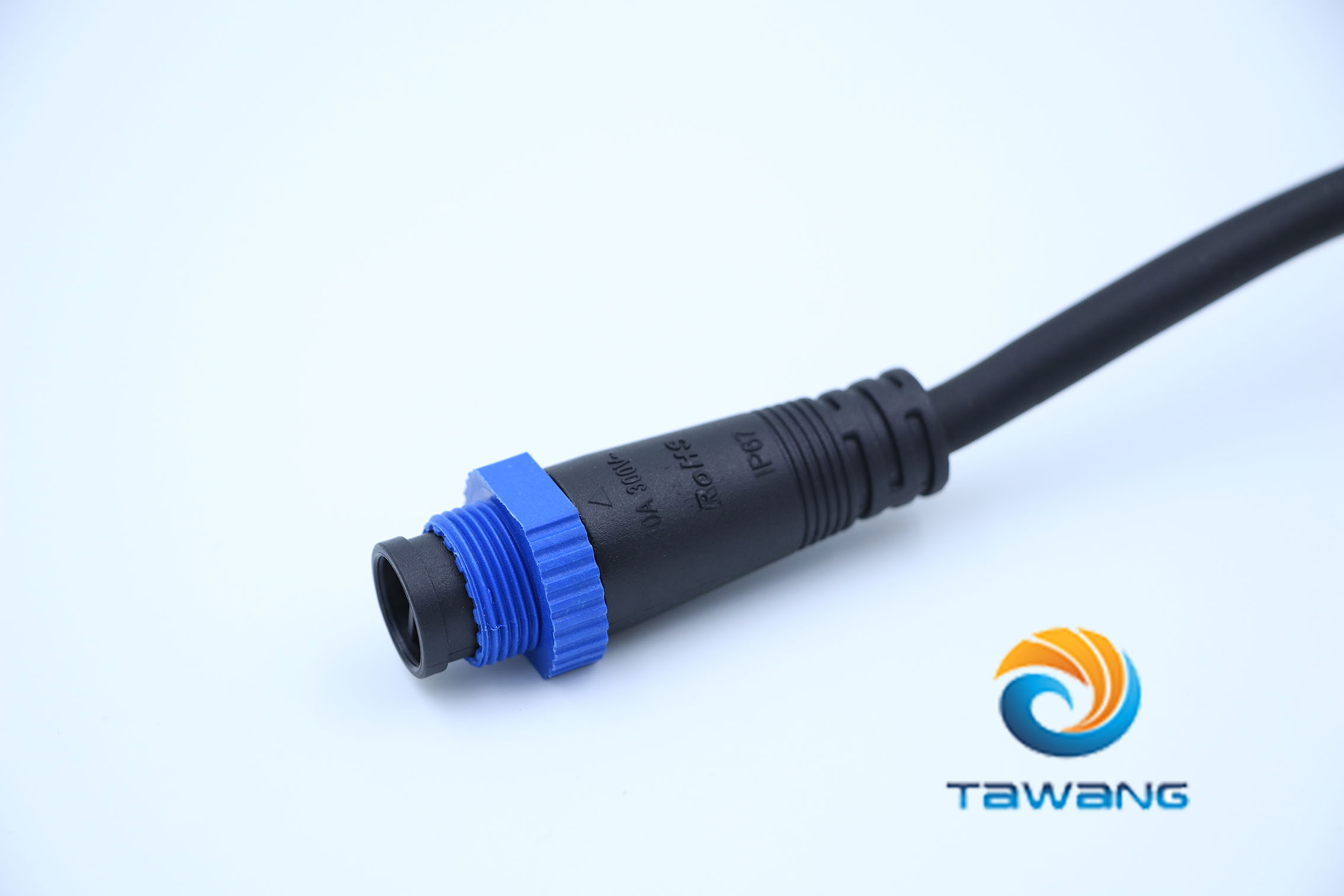 金屬和塑料防水接頭連接器有什麽區別呢？